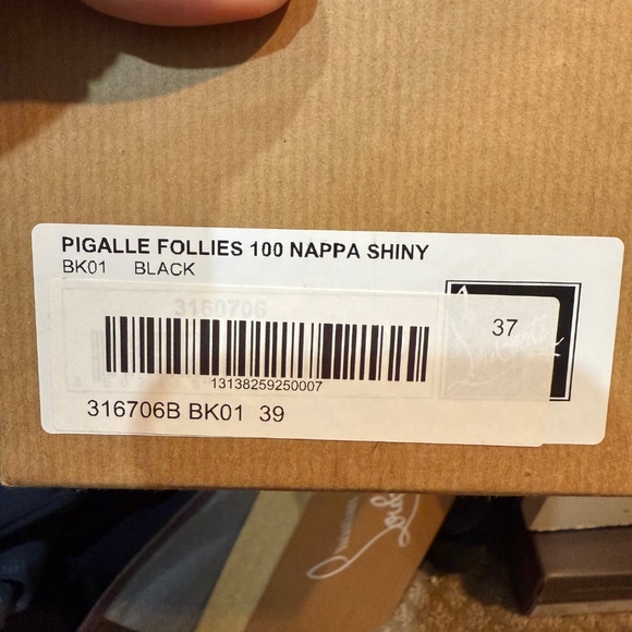 Christian Louboutin Pigalle Follies size 39 never worn - Picture 6 of 7